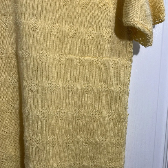 Jaclyn Smith Vintage Women’s Yellow Short Sleeve Knit Sweater. Size Large. - Picture 7 of 7
